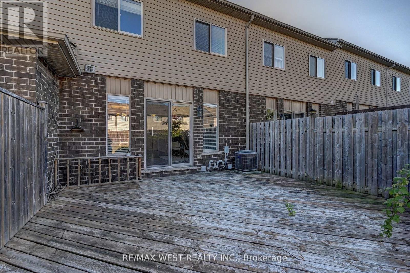 21 Machado Street, Kitchener, Ontario  N2R 0C1 - Photo 46 - X12475083
