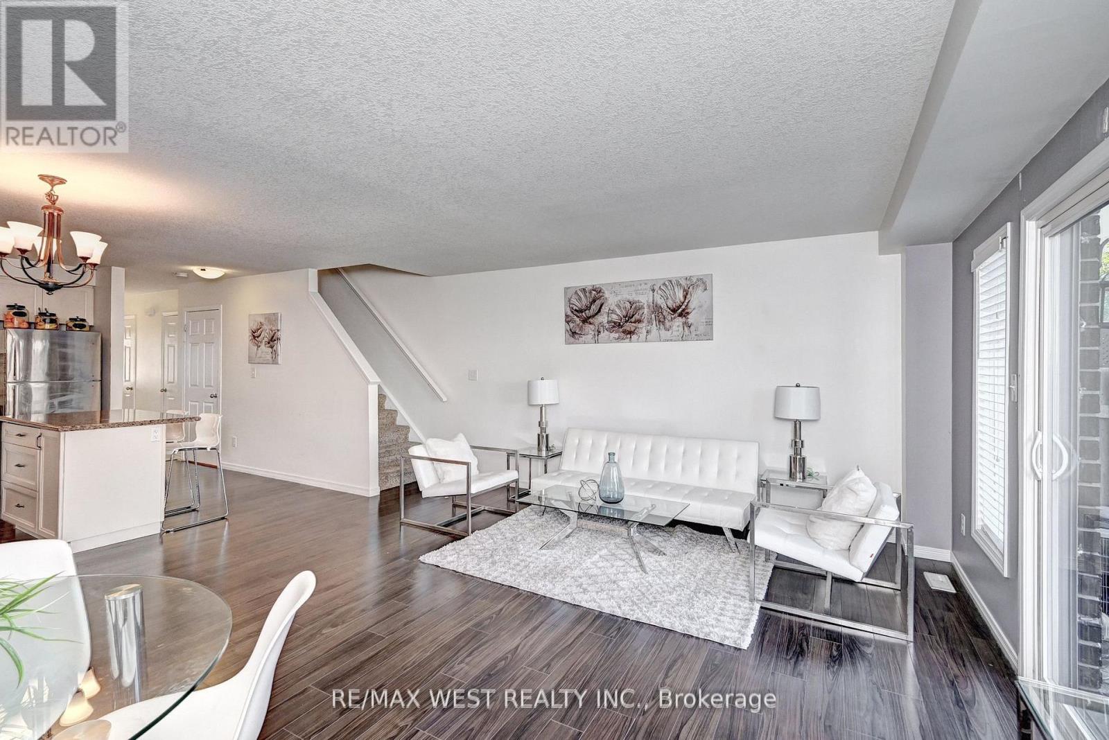21 Machado Street, Kitchener, Ontario  N2R 0C1 - Photo 8 - X12475083