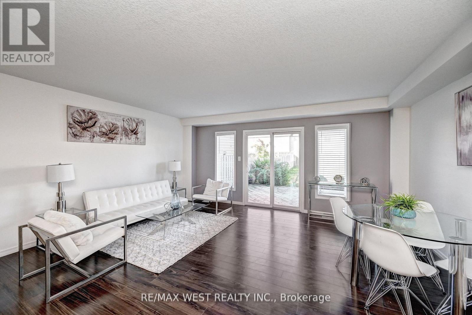 21 Machado Street, Kitchener, Ontario  N2R 0C1 - Photo 9 - X12475083