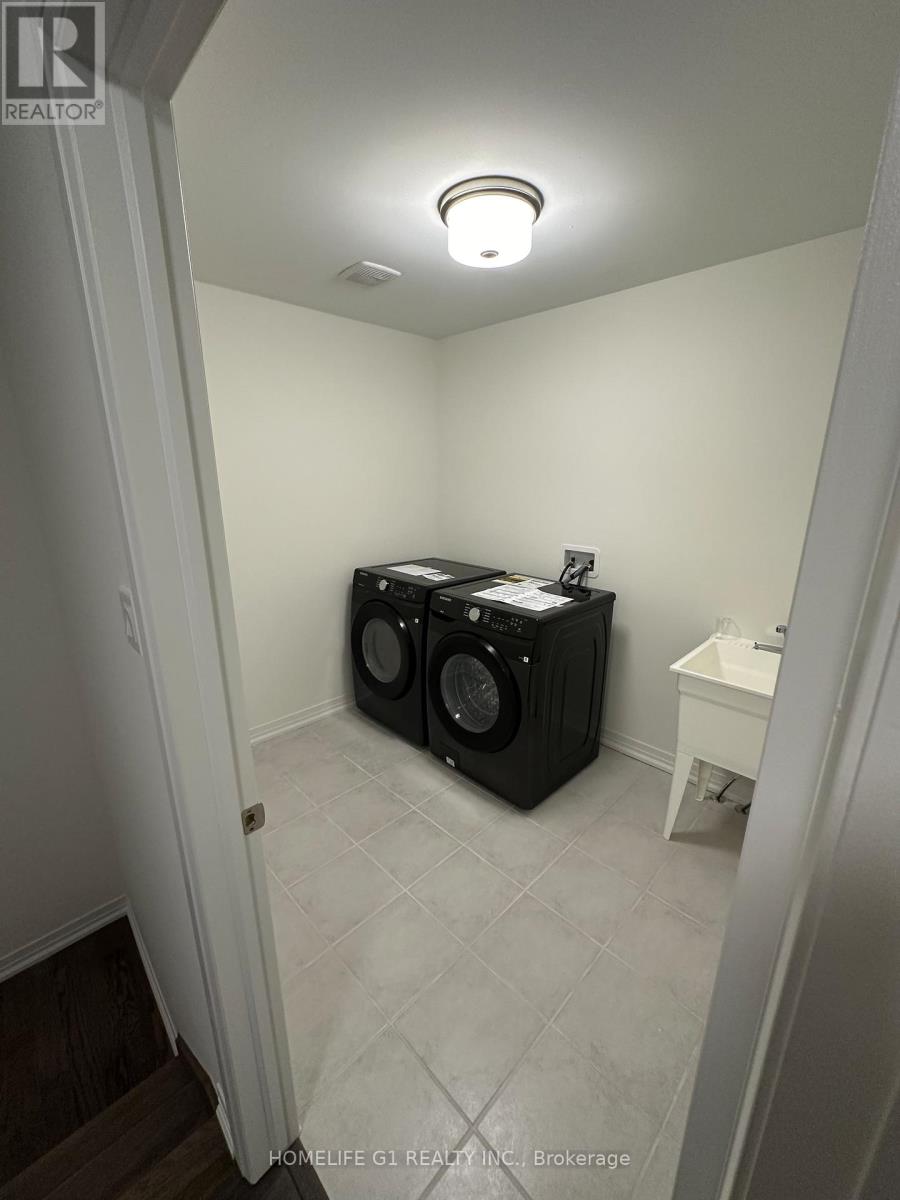 82 Hitchman Street, Brant, Ontario  N3L 0M1 - Photo 34 - X12475092