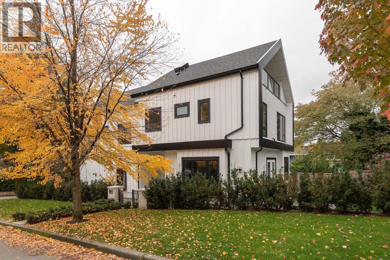 3075 COURTENAY STREET, Vancouver, British Columbia