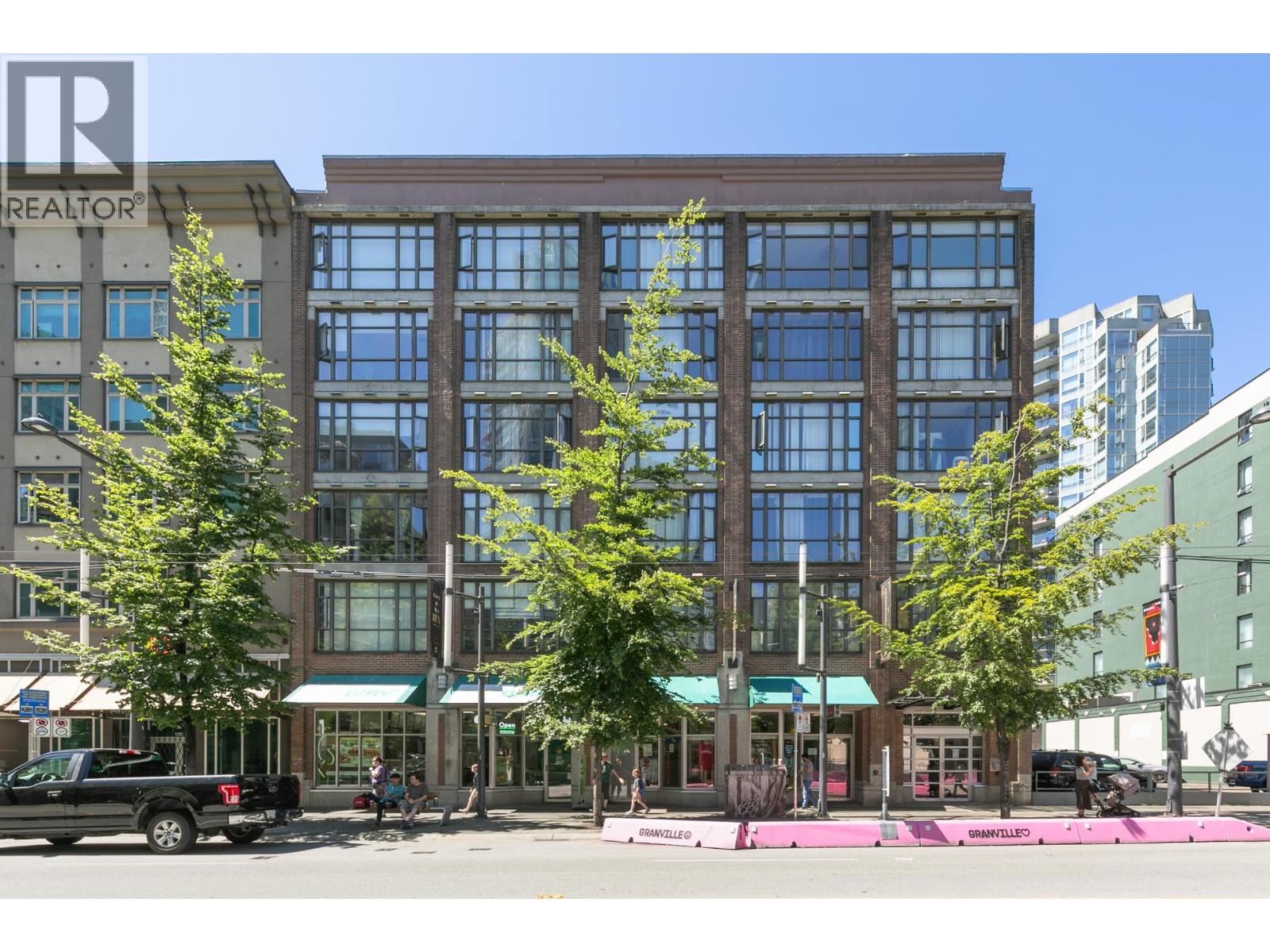307 1249 Granville Street, Vancouver, British Columbia  V6Z 1M5 - Photo 2 - R3026641