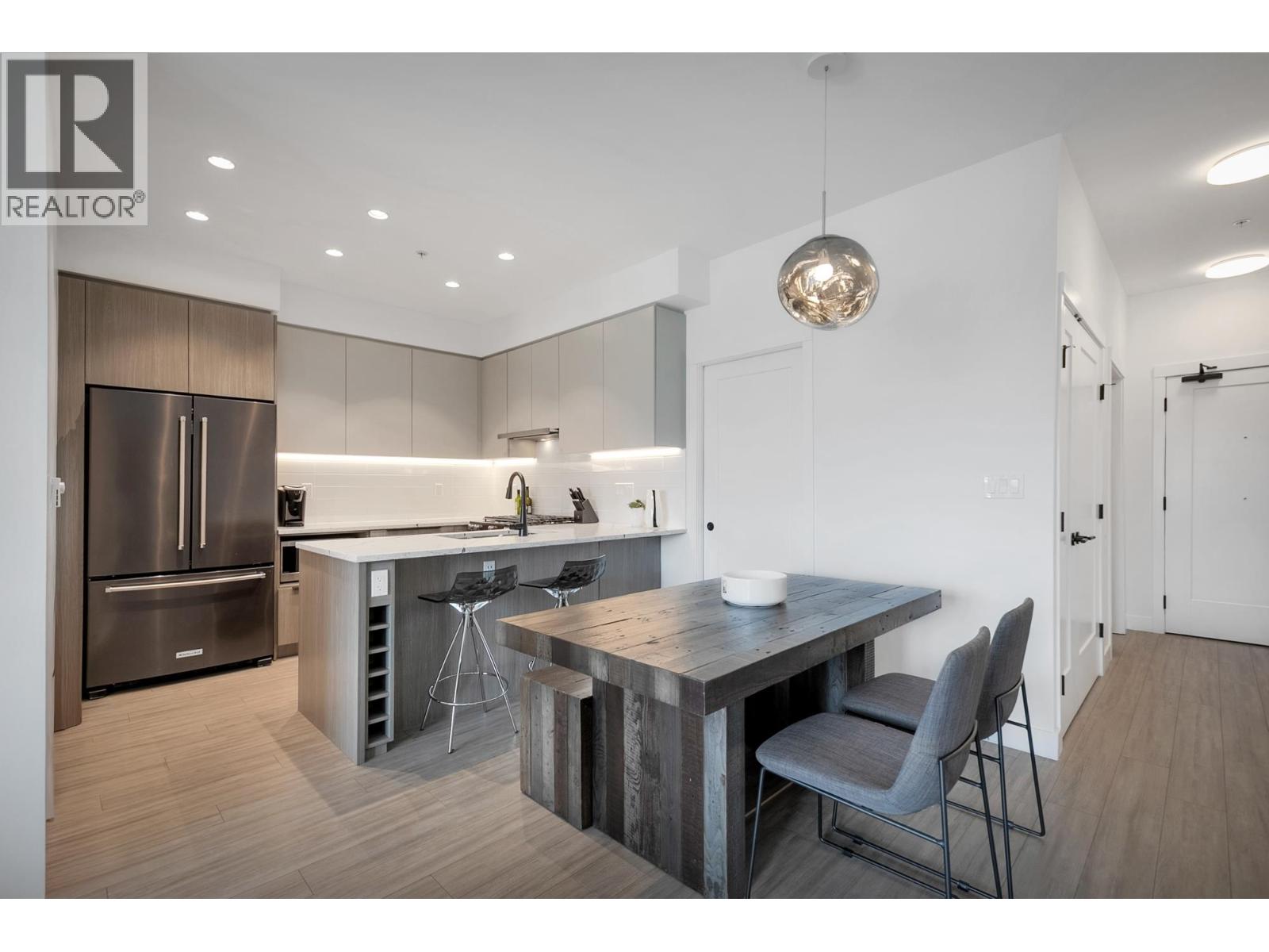 404 2408 Grant Street, Vancouver, British Columbia  V5K 3G4 - Photo 2 - R3054231