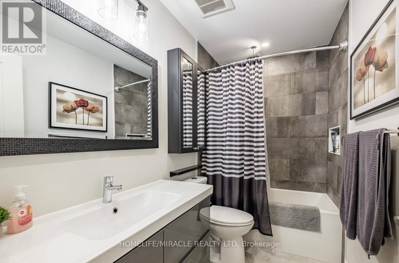 Laneway Suite - 51 Mcmurray Avenue, Toronto, Ontario  M6P 2T2 - Photo 10 - W12475096