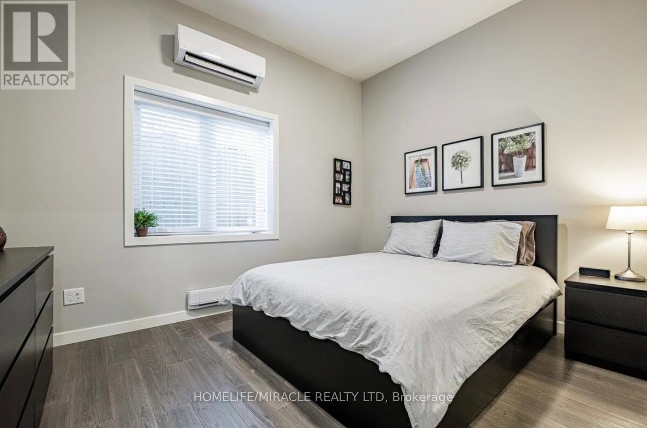 Laneway Suite - 51 Mcmurray Avenue, Toronto, Ontario  M6P 2T2 - Photo 12 - W12475096