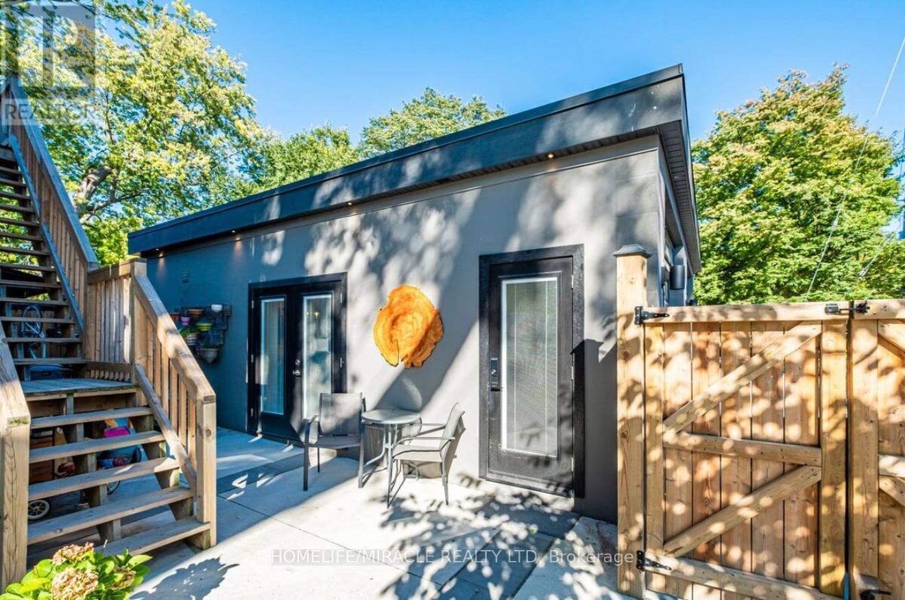 Laneway Suite - 51 Mcmurray Avenue, Toronto, Ontario  M6P 2T2 - Photo 17 - W12475096
