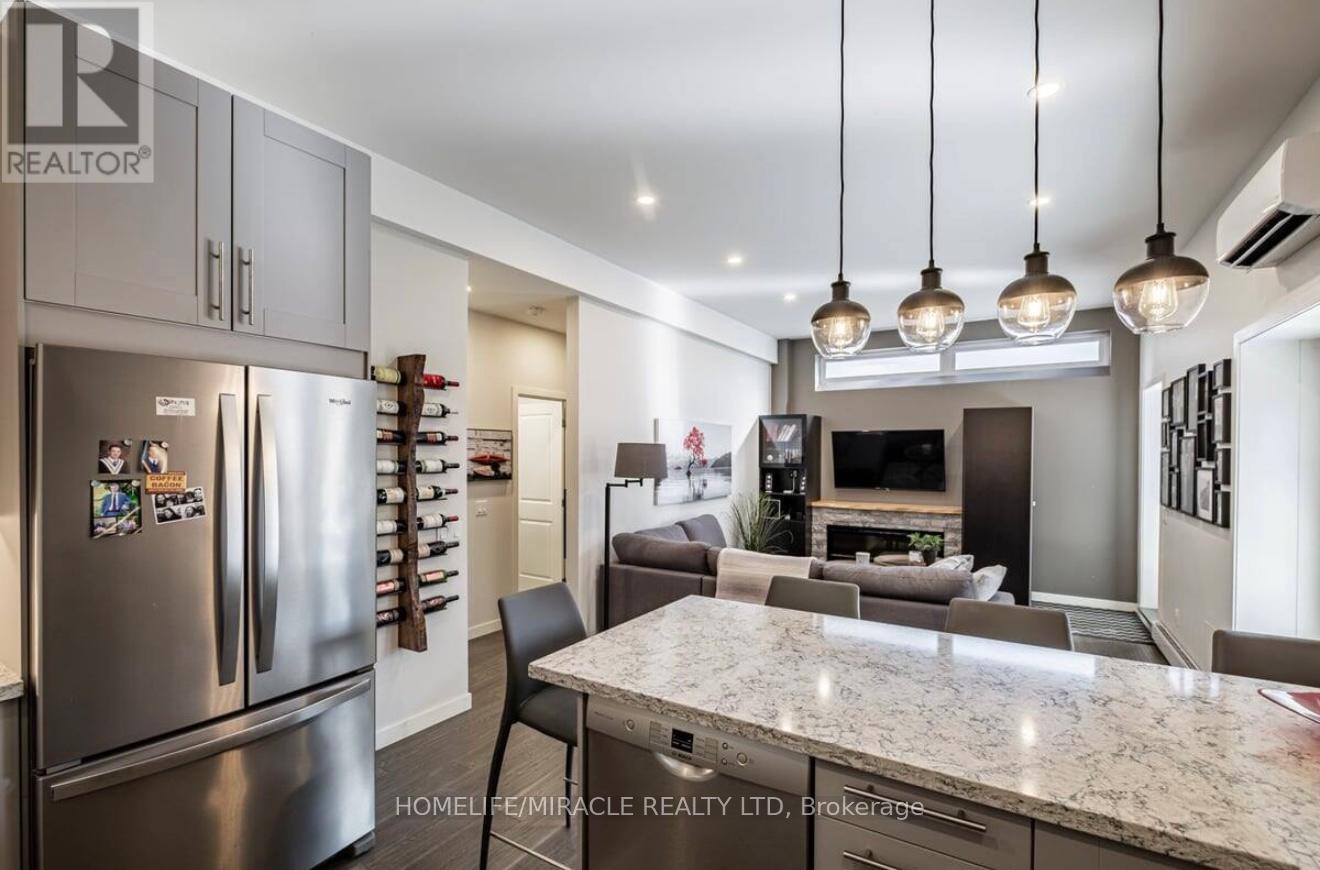 Laneway Suite - 51 Mcmurray Avenue, Toronto, Ontario  M6P 2T2 - Photo 4 - W12475096