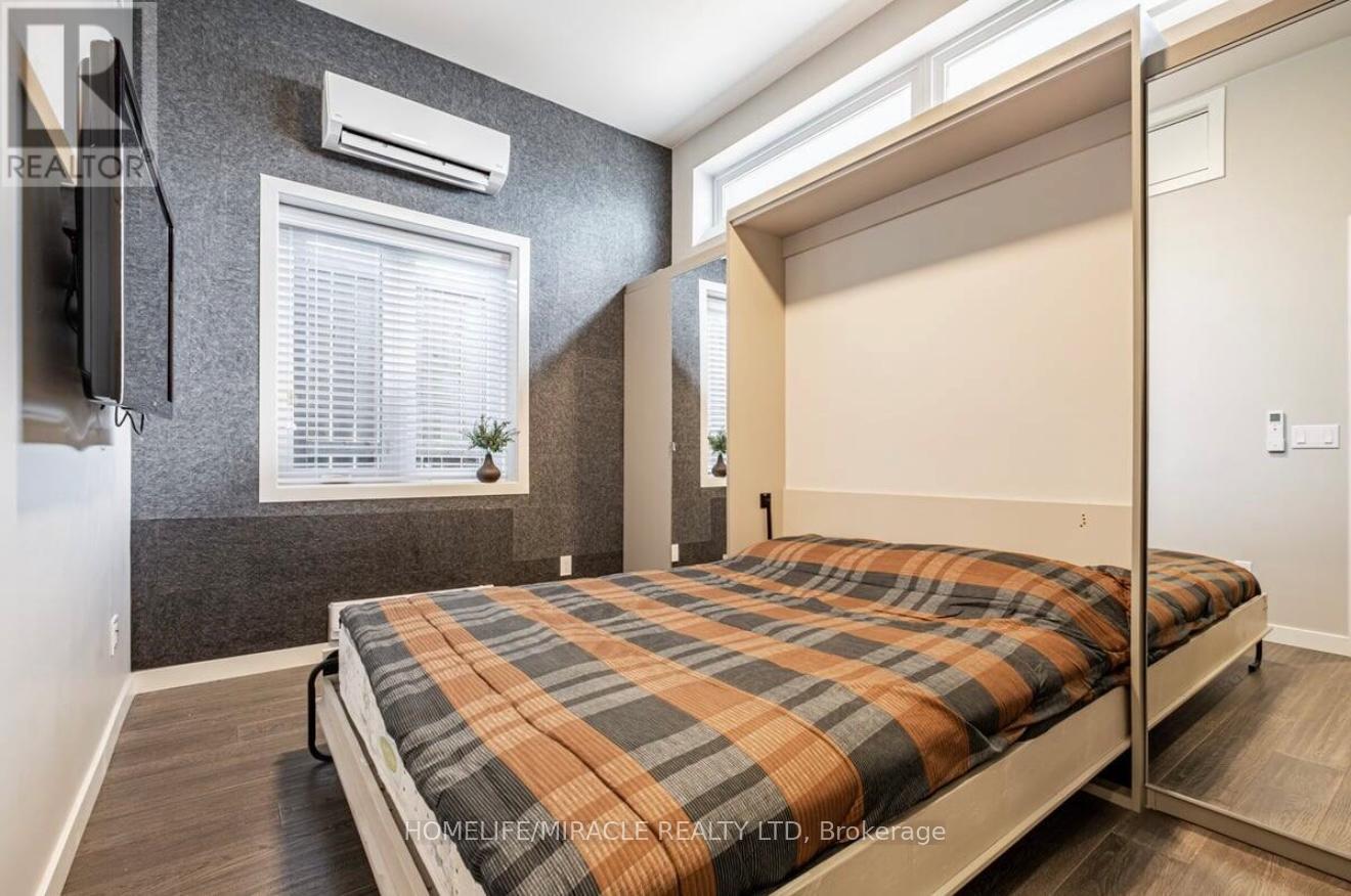Laneway Suite - 51 Mcmurray Avenue, Toronto, Ontario  M6P 2T2 - Photo 9 - W12475096