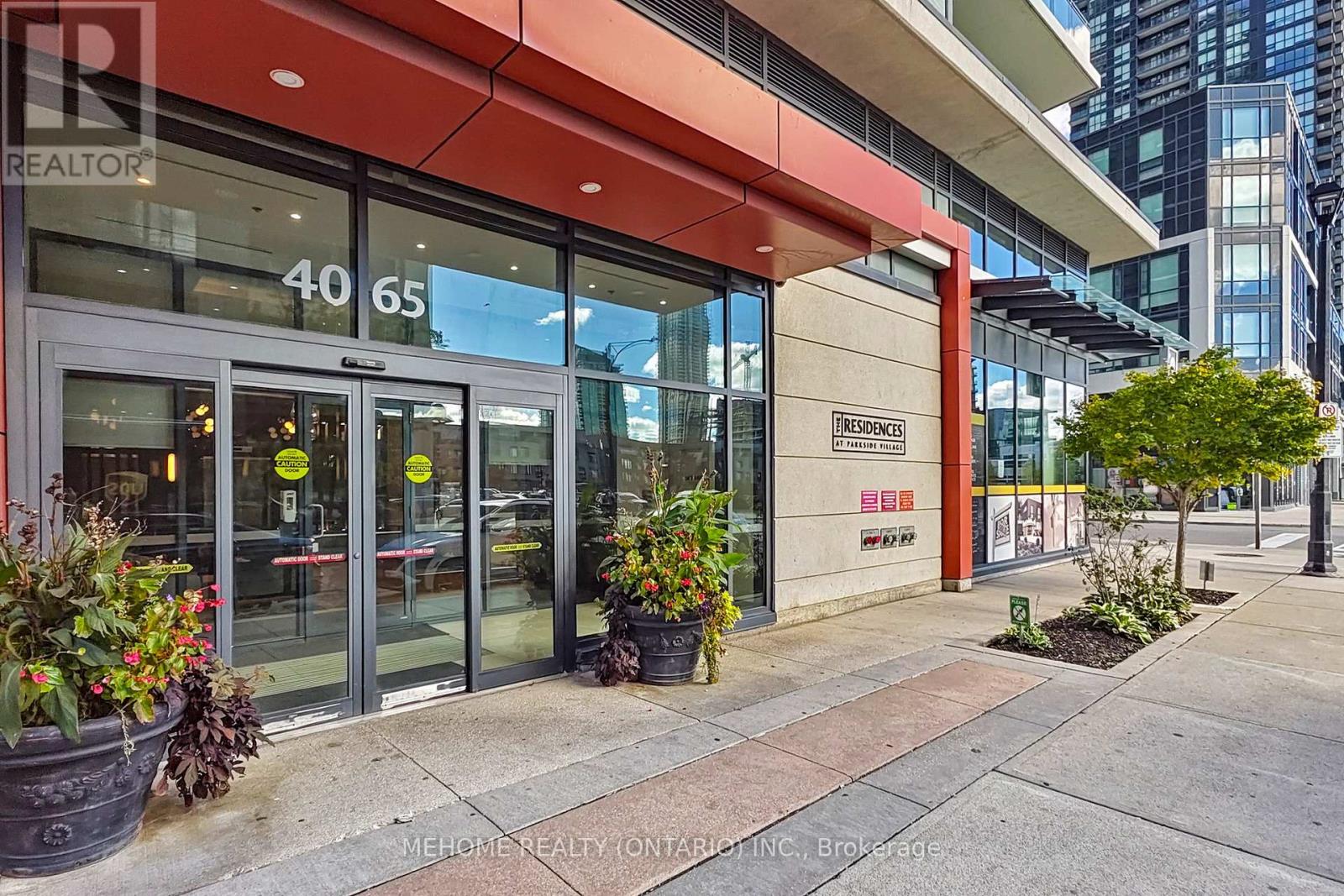 806 - 4065 Brickstone Mews, Mississauga, Ontario  L5B 0G3 - Photo 2 - W12475097