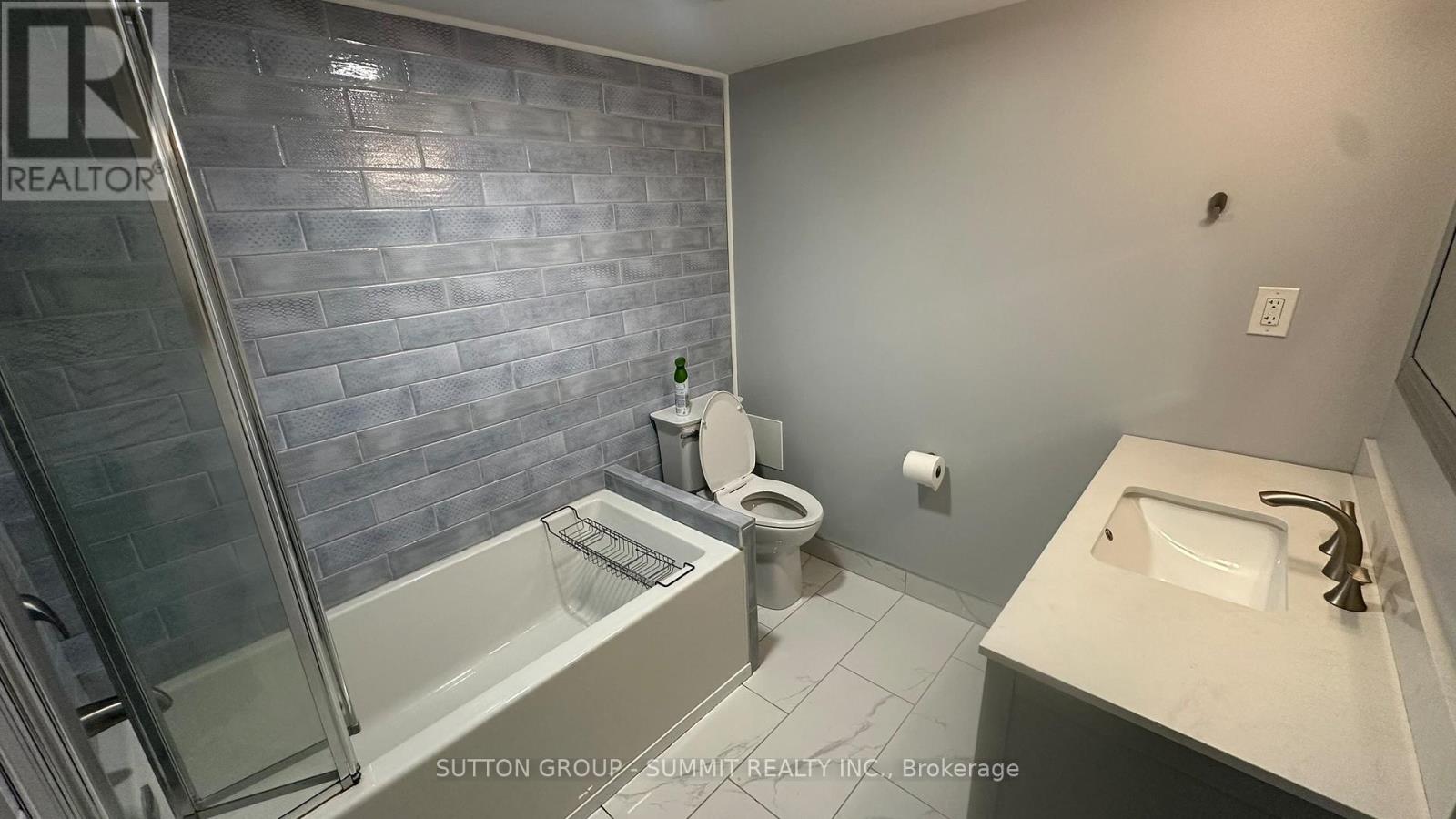 12 Brampton Road, Toronto, Ontario  M9R 3J1 - Photo 17 - W12475101