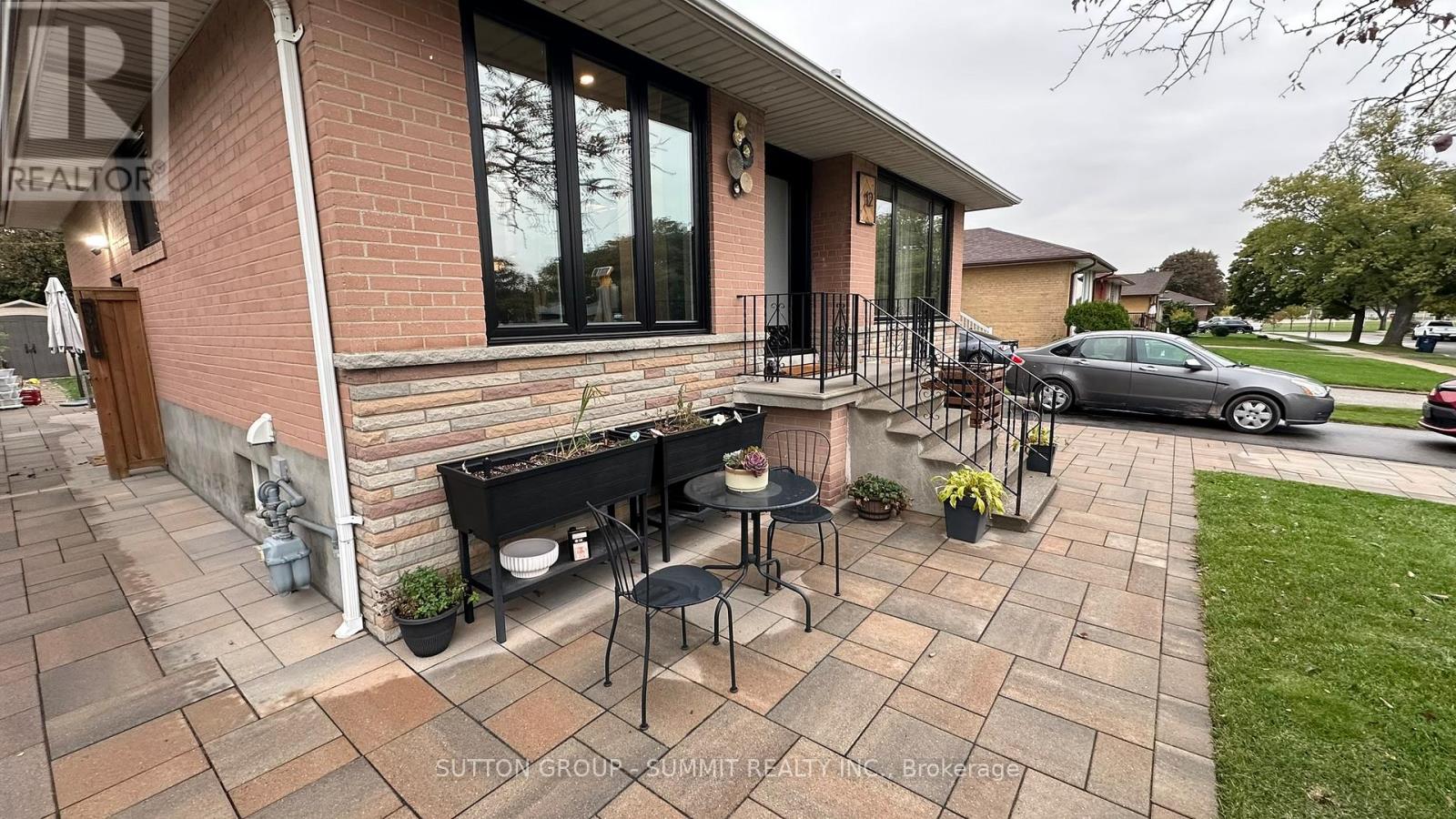 12 Brampton Road, Toronto, Ontario  M9R 3J1 - Photo 2 - W12475101
