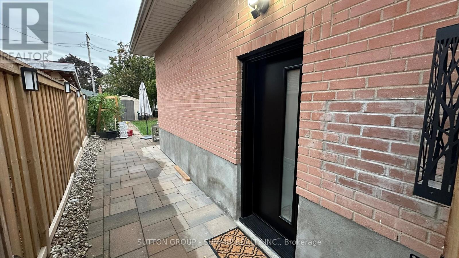 12 Brampton Road, Toronto, Ontario  M9R 3J1 - Photo 4 - W12475101