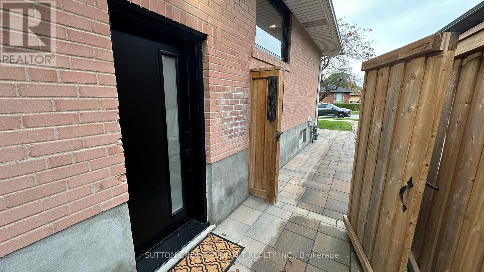 12 Brampton Road, Toronto, Ontario  M9R 3J1 - Photo 5 - W12475101