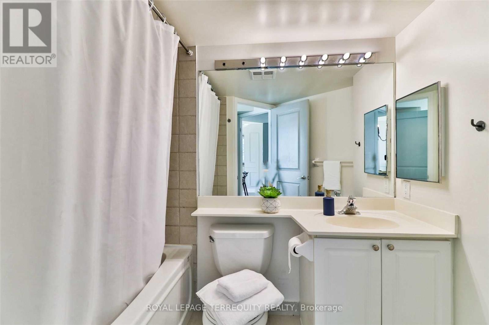 1911 - 28 Harrison Garden Boulevard, Toronto, Ontario  M2N 7B5 - Photo 10 - C12438462