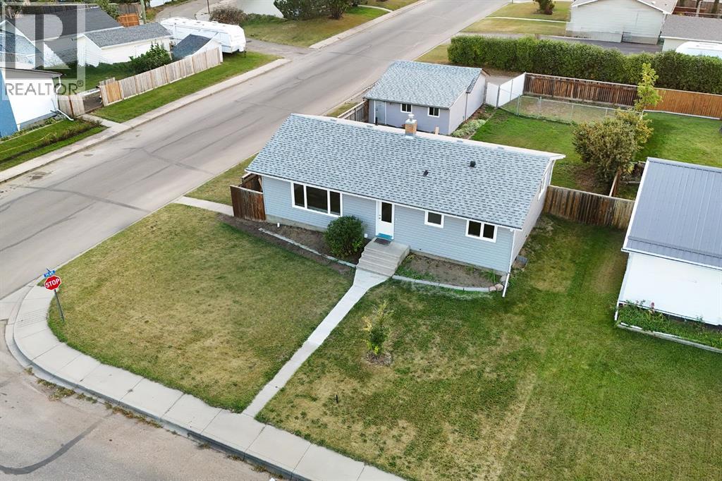 5402 59 Street, Ponoka, Alberta  T4J 1K6 - Photo 1 - A2256881