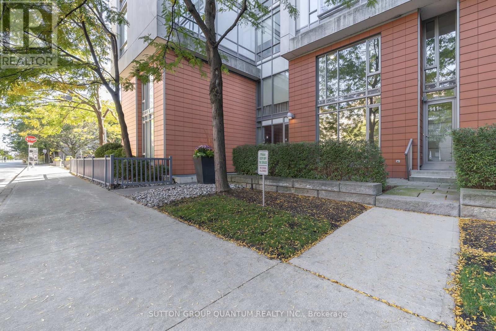 Th111 - 90 Stadium Road, Toronto, Ontario  M5V 3W5 - Photo 2 - C12475103
