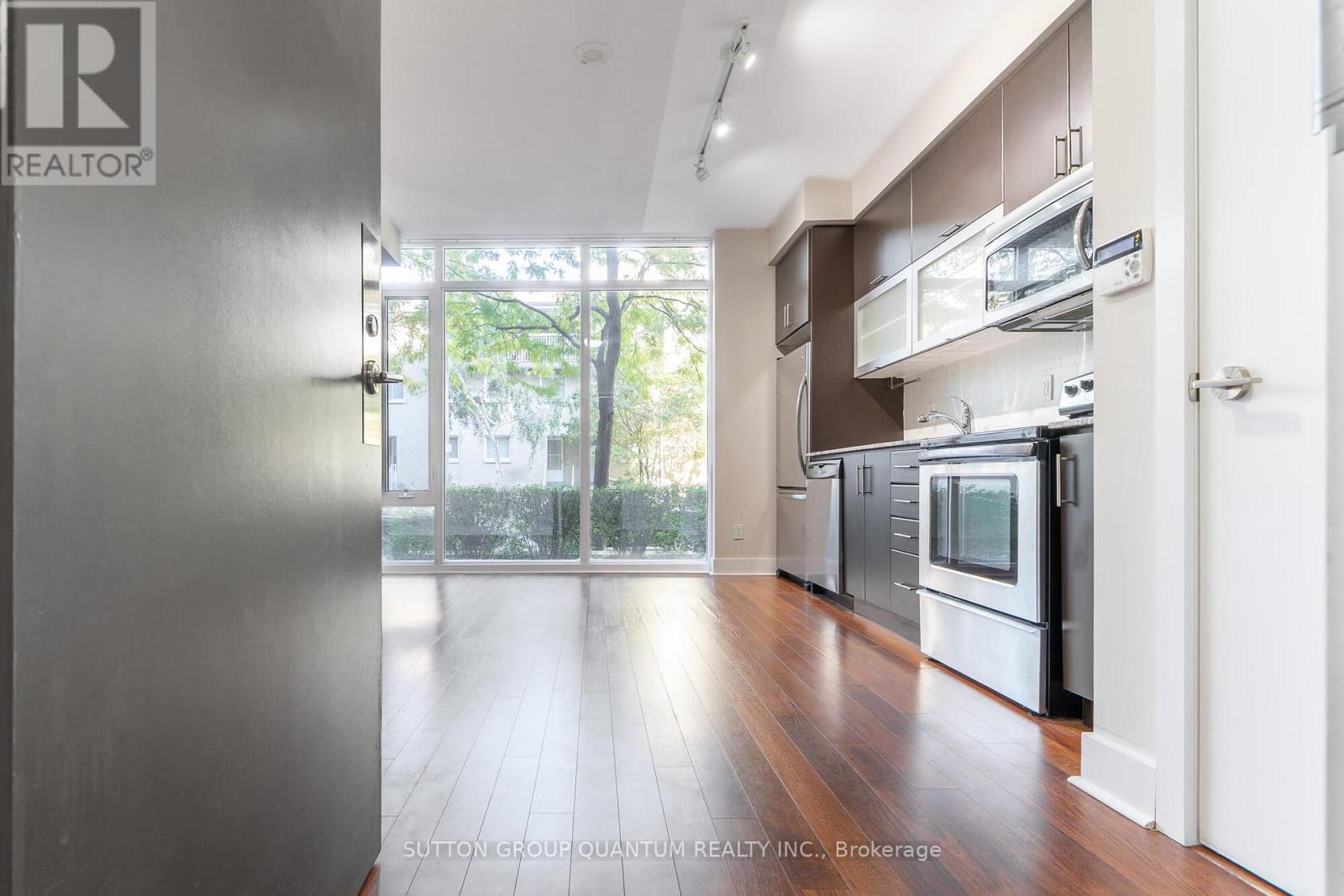 Th111 - 90 Stadium Road, Toronto, Ontario  M5V 3W5 - Photo 4 - C12475103