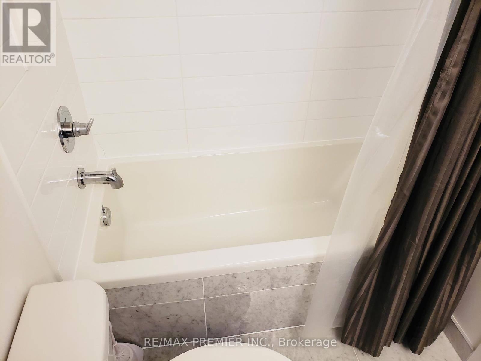 2204 - 38 Iannuzzi Street, Toronto (Niagara), Ontario  M5V 0S2 - Photo 13 - C12475113