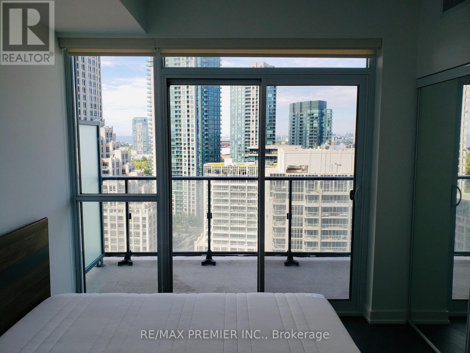 2204 - 38 Iannuzzi Street, Toronto (Niagara), Ontario  M5V 0S2 - Photo 8 - C12475113