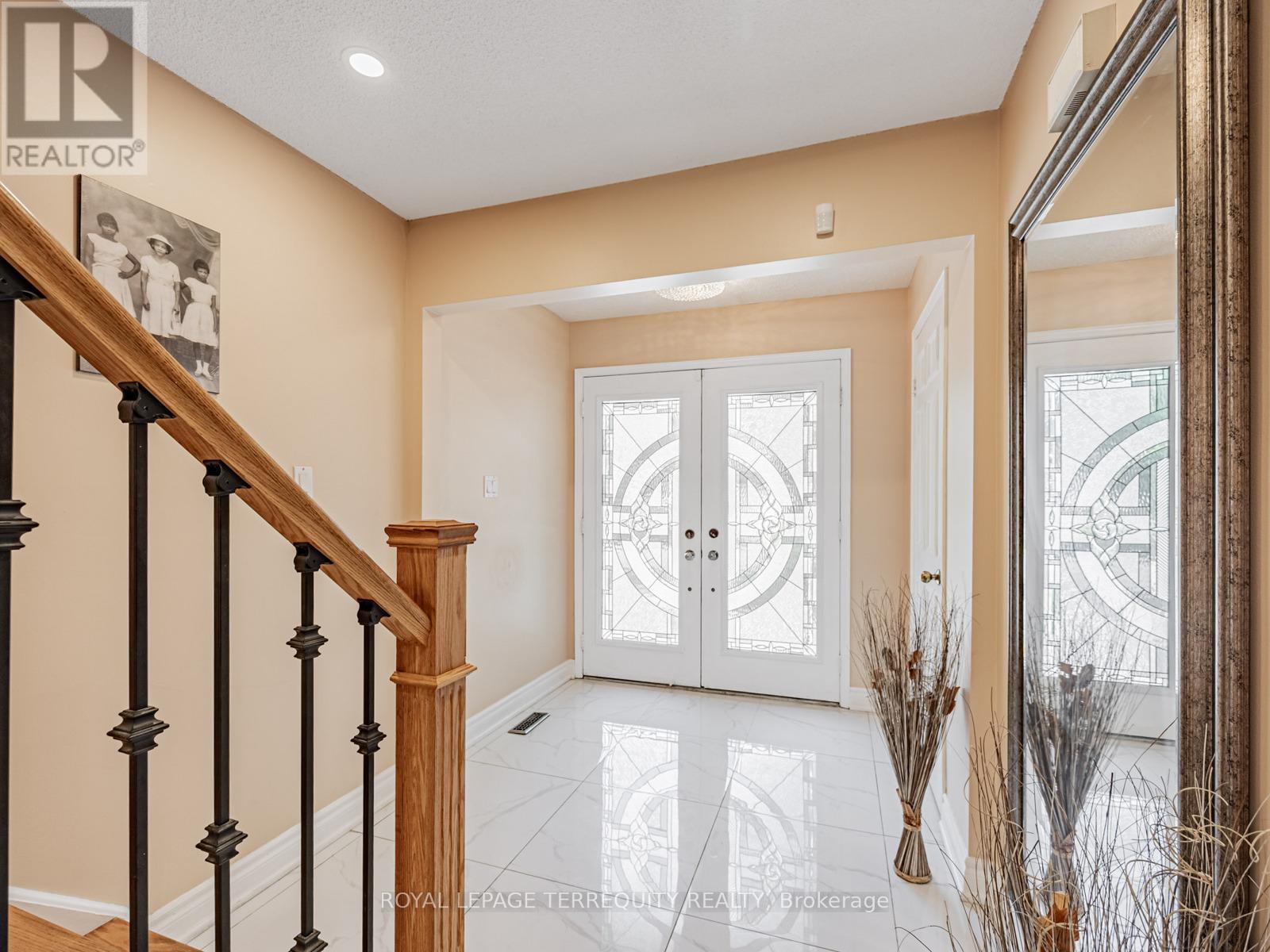 63 Rotherglen Road S, Ajax, Ontario  L1S 5K3 - Photo 3 - E12475109