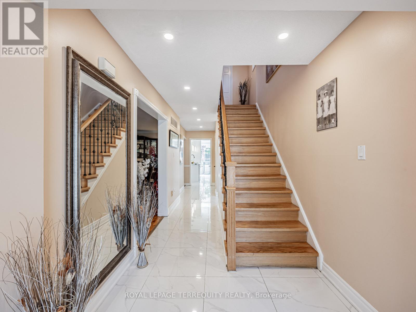 63 Rotherglen Road S, Ajax, Ontario  L1S 5K3 - Photo 4 - E12475109