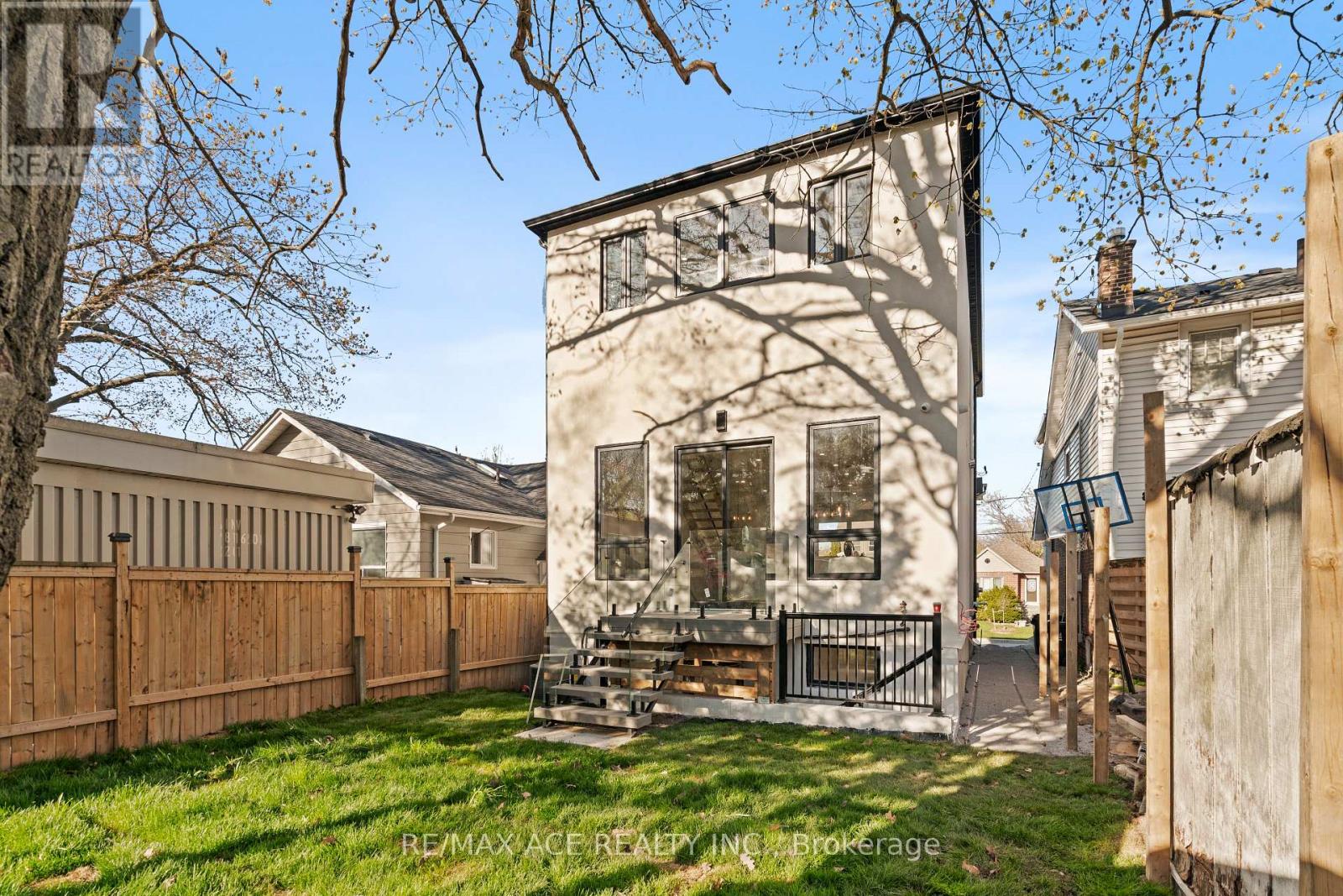 122 Warden Avenue, Toronto, Ontario  M1N 2Z4 - Photo 37 - E12475114