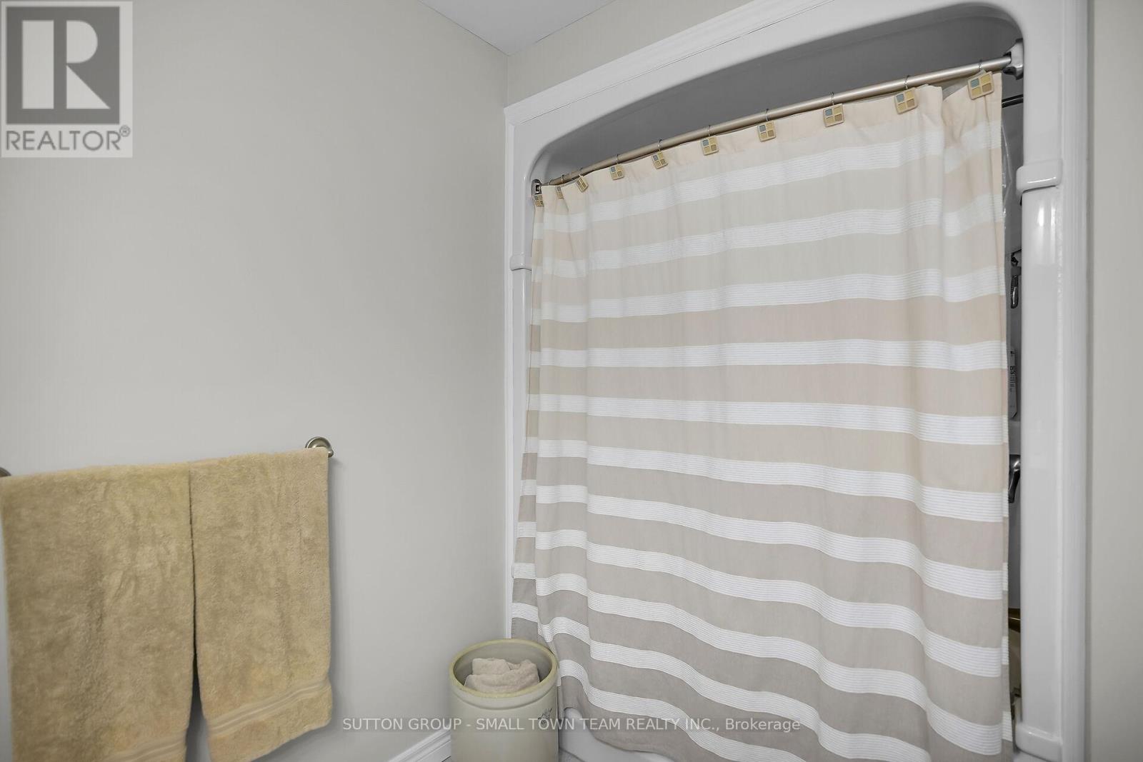 510 Albert Street, South Huron, Ontario  N0M 1S1 - Photo 19 - X12474364