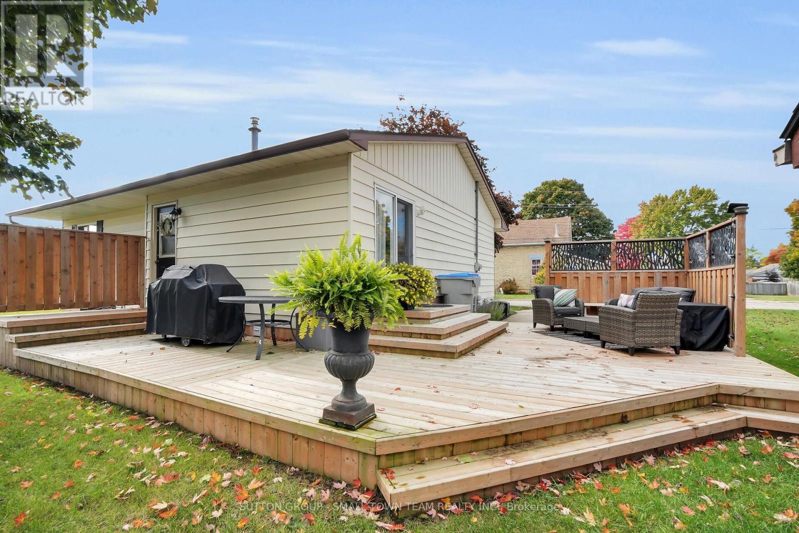 510 Albert Street, South Huron, Ontario  N0M 1S1 - Photo 31 - X12474364