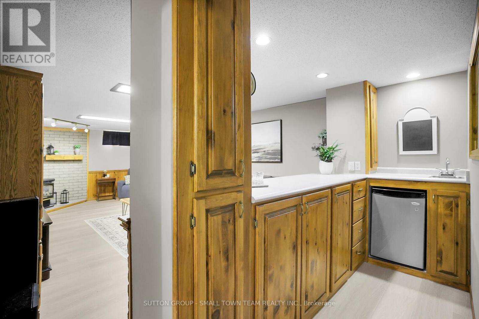 510 Albert Street, South Huron, Ontario  N0M 1S1 - Photo 27 - X12474364
