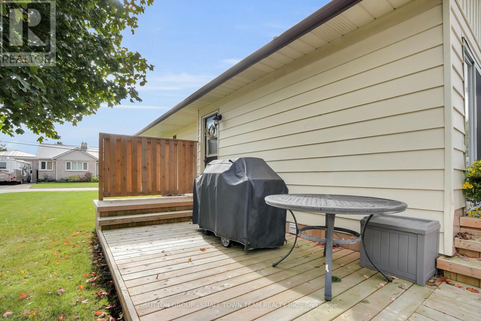 510 Albert Street, South Huron, Ontario  N0M 1S1 - Photo 33 - X12474364
