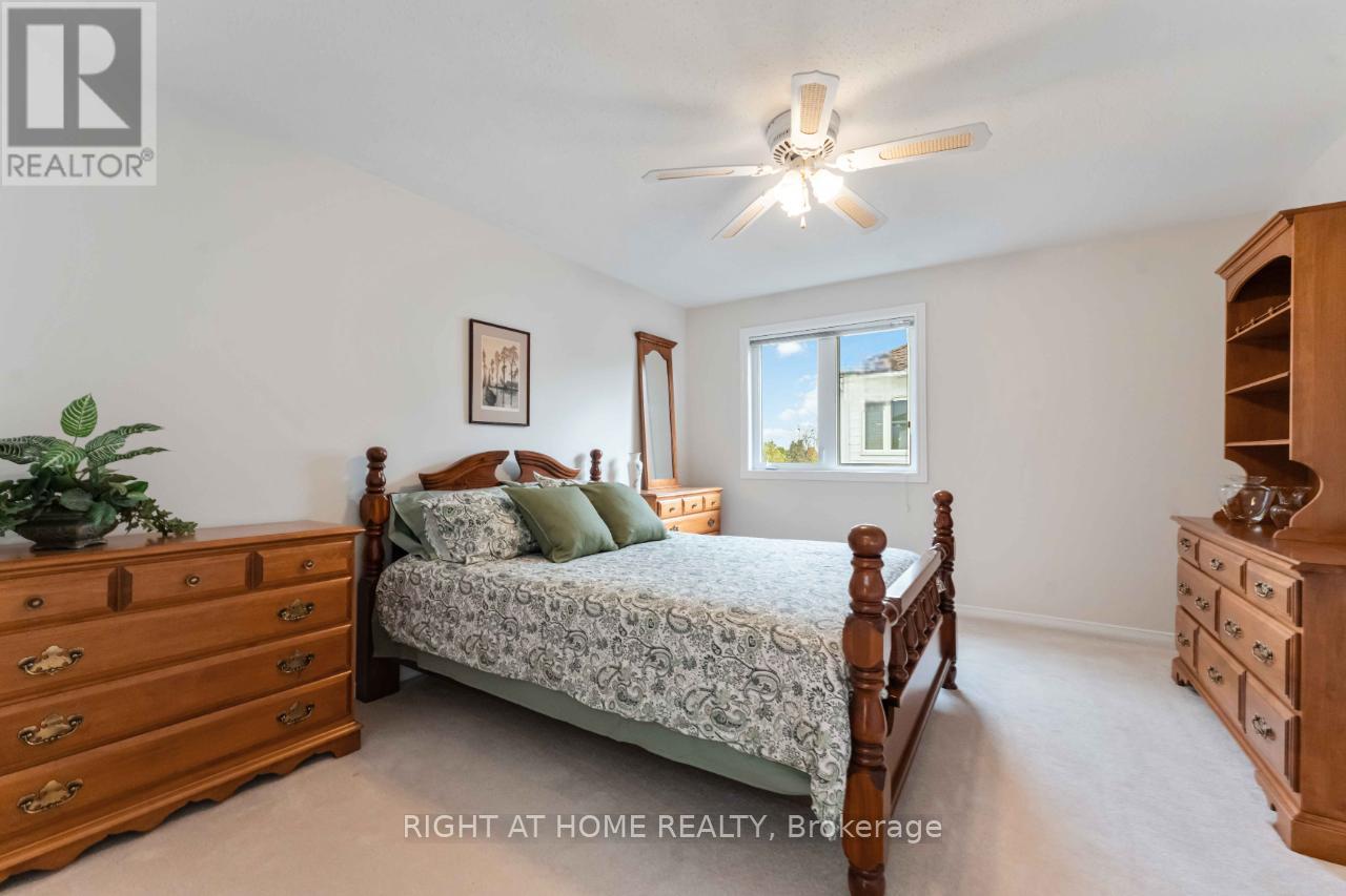 50 Rosenfeld Crescent, Ottawa, Ontario  K2K 2L2 - Photo 31 - X12453928