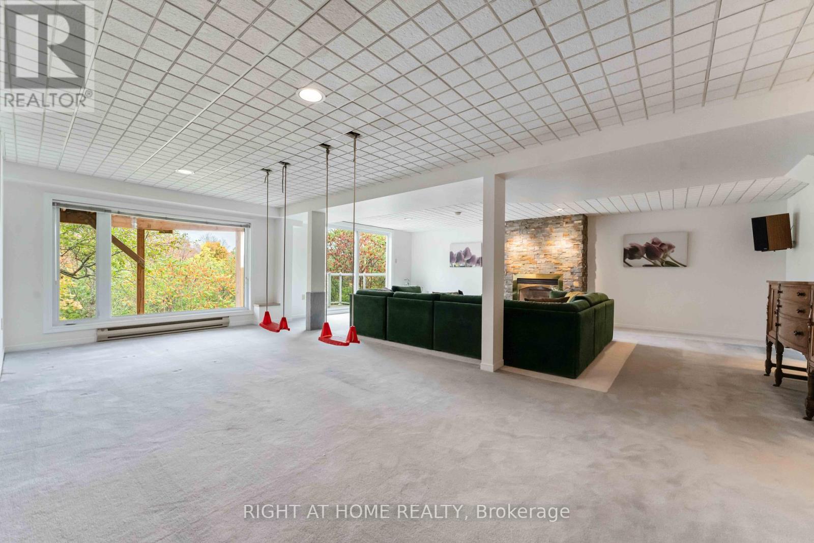 50 Rosenfeld Crescent, Ottawa, Ontario  K2K 2L2 - Photo 41 - X12453928