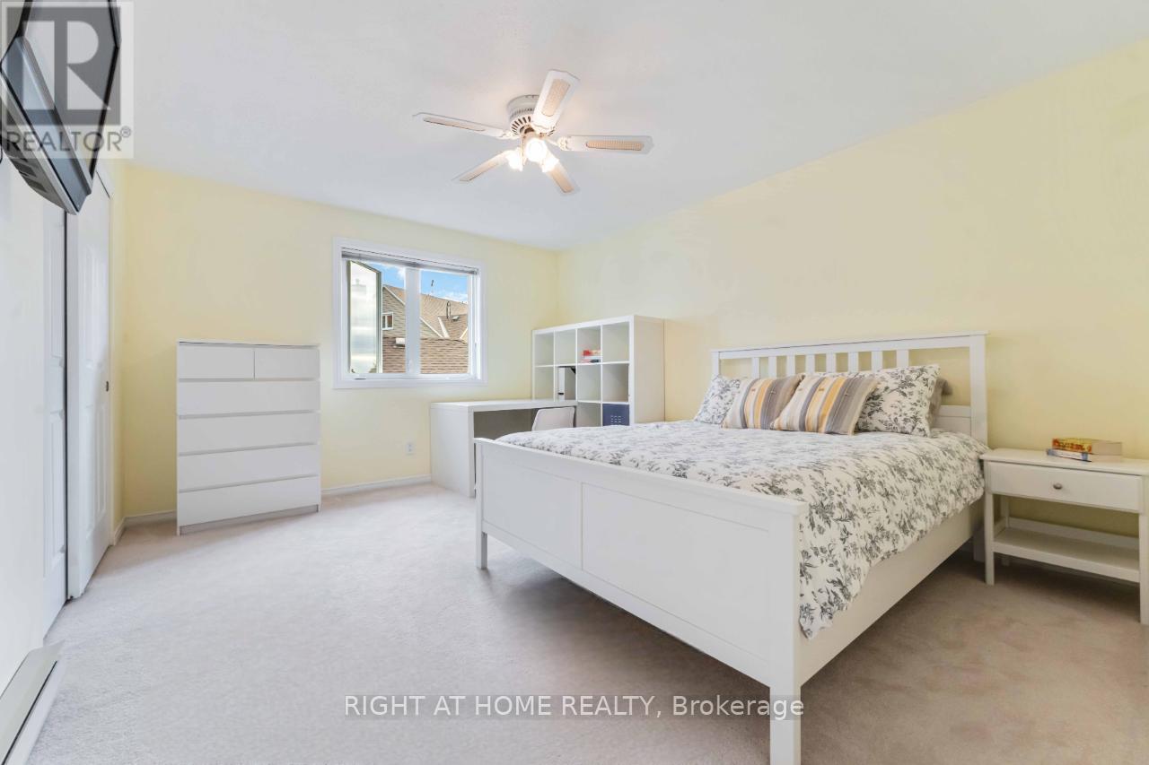 50 Rosenfeld Crescent, Ottawa, Ontario  K2K 2L2 - Photo 33 - X12453928