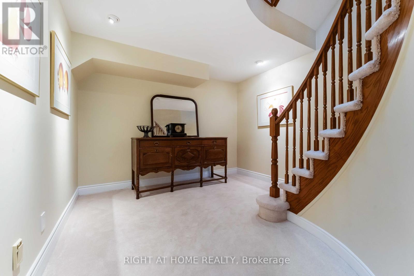 50 Rosenfeld Crescent, Ottawa, Ontario  K2K 2L2 - Photo 39 - X12453928