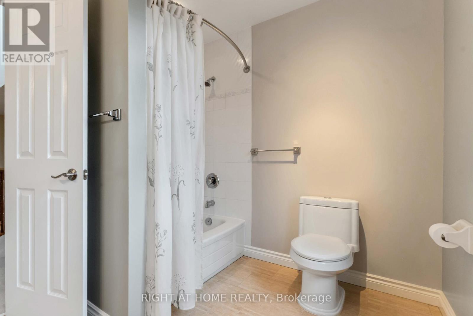 50 Rosenfeld Crescent, Ottawa, Ontario  K2K 2L2 - Photo 35 - X12453928