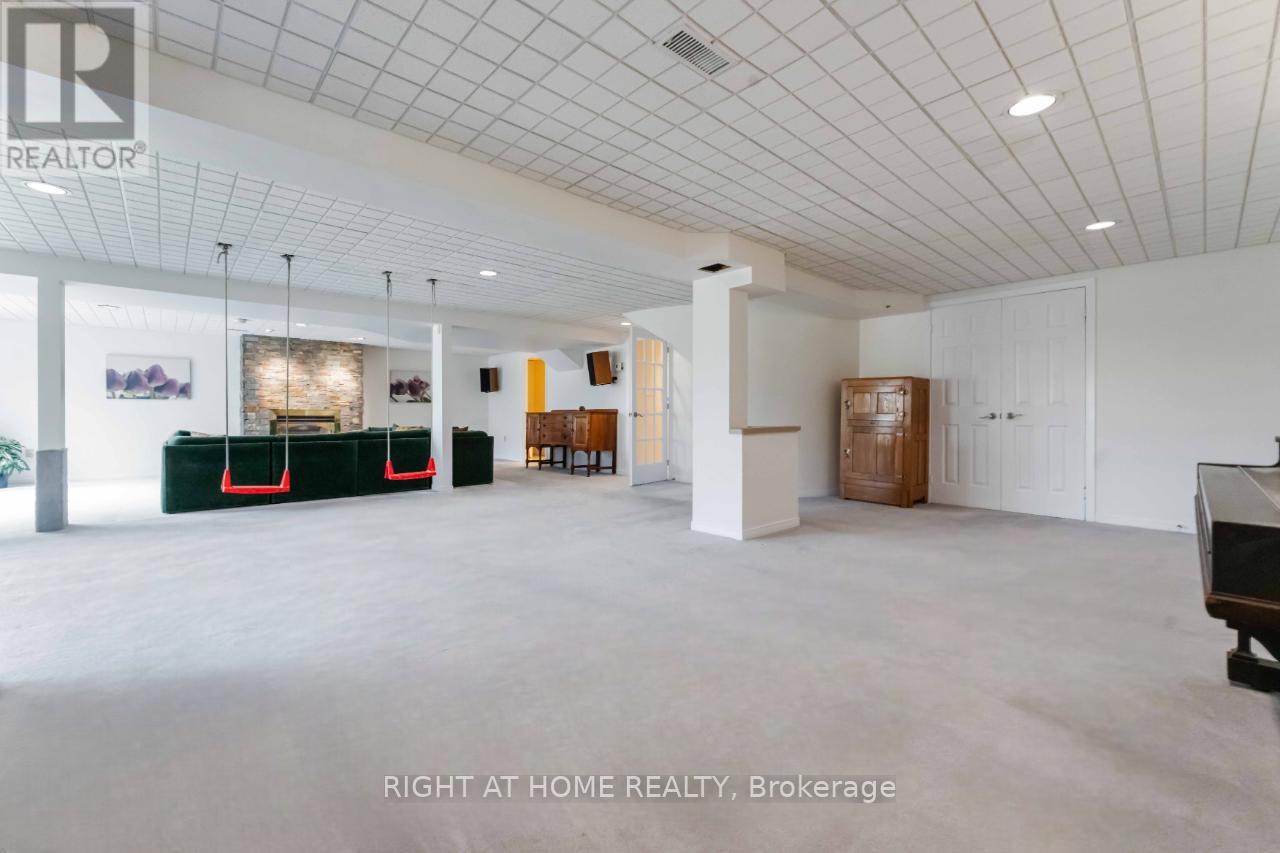 50 Rosenfeld Crescent, Ottawa, Ontario  K2K 2L2 - Photo 42 - X12453928
