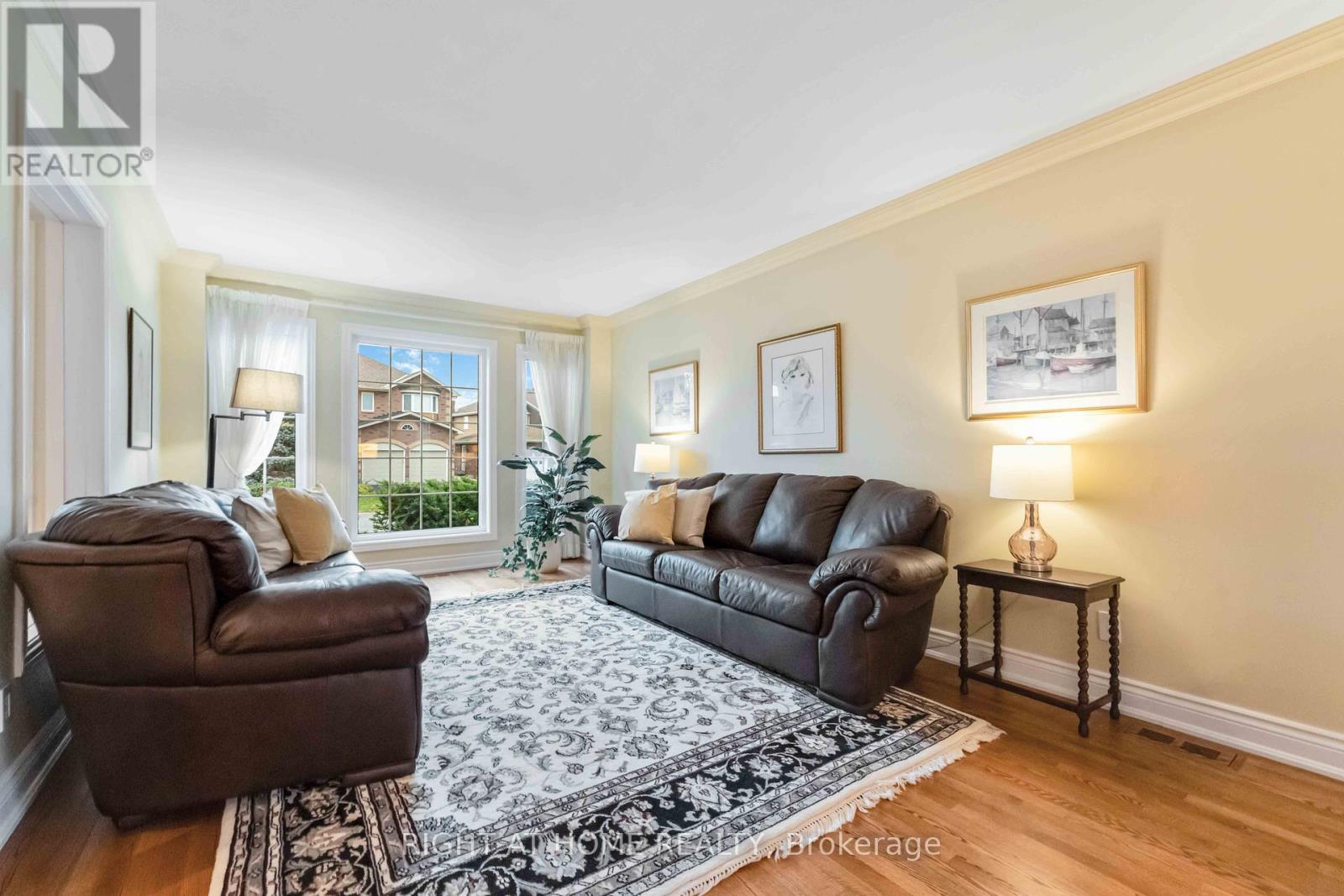 50 Rosenfeld Crescent, Ottawa, Ontario  K2K 2L2 - Photo 8 - X12453928