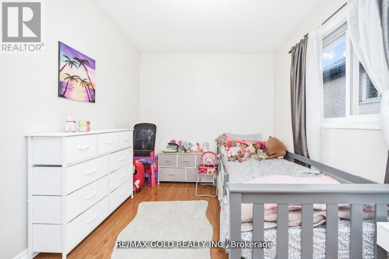 36 Roxton Crescent N, Brampton, Ontario  L7A 2A9 - Photo 19 - W12475106