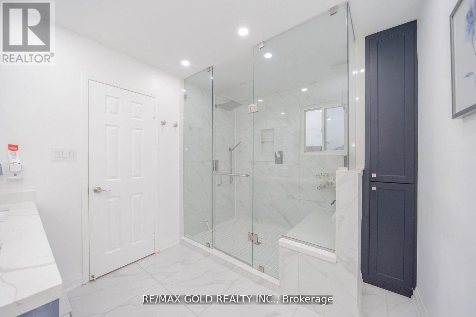 36 Roxton Crescent N, Brampton, Ontario  L7A 2A9 - Photo 21 - W12475106