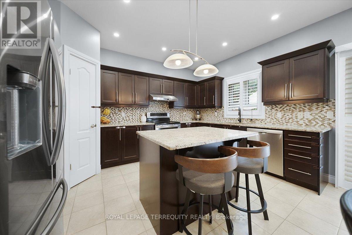 131 Maple Bush Drive, Cambridge, Ontario  N1T 0B7 - Photo 12 - X12475115