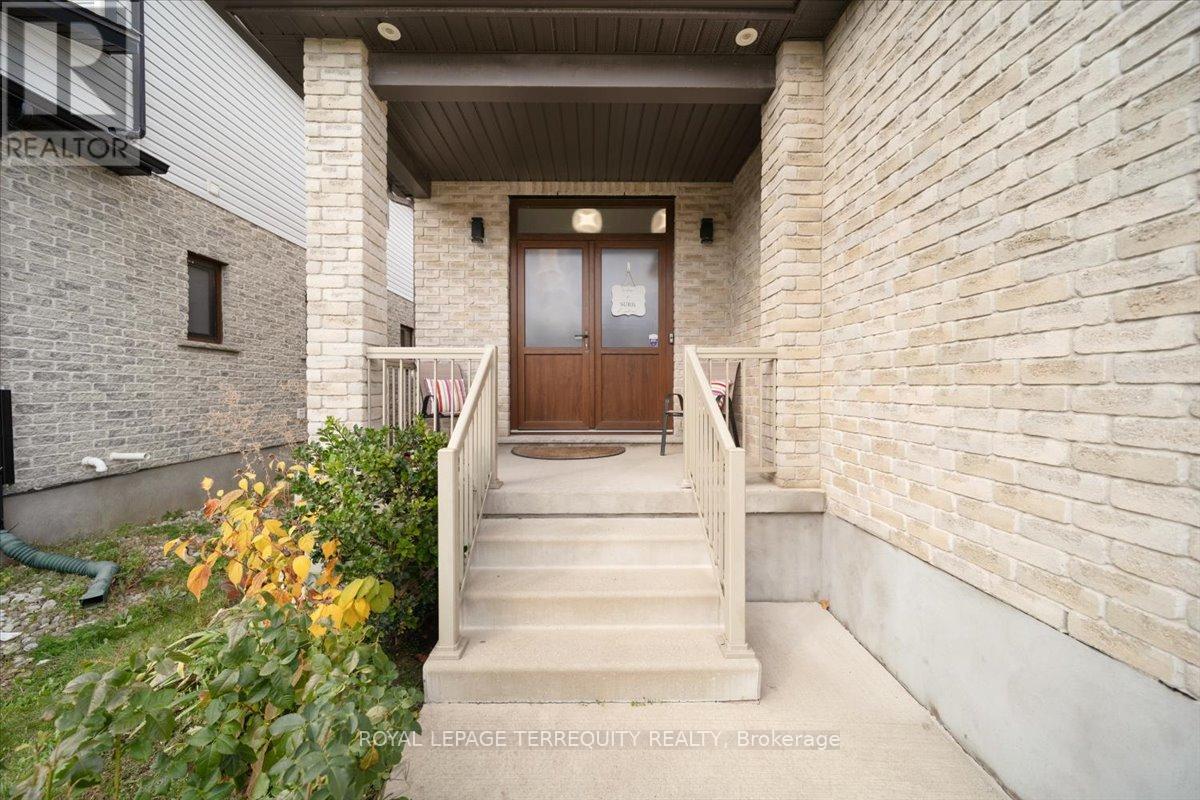 131 Maple Bush Drive, Cambridge, Ontario  N1T 0B7 - Photo 2 - X12475115