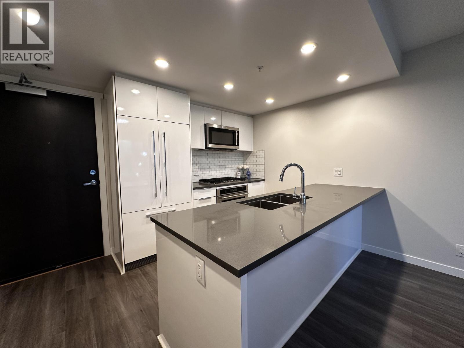 706 3100 Windsor Gate, Coquitlam, British Columbia  V3B 0P3 - Photo 4 - R3060817