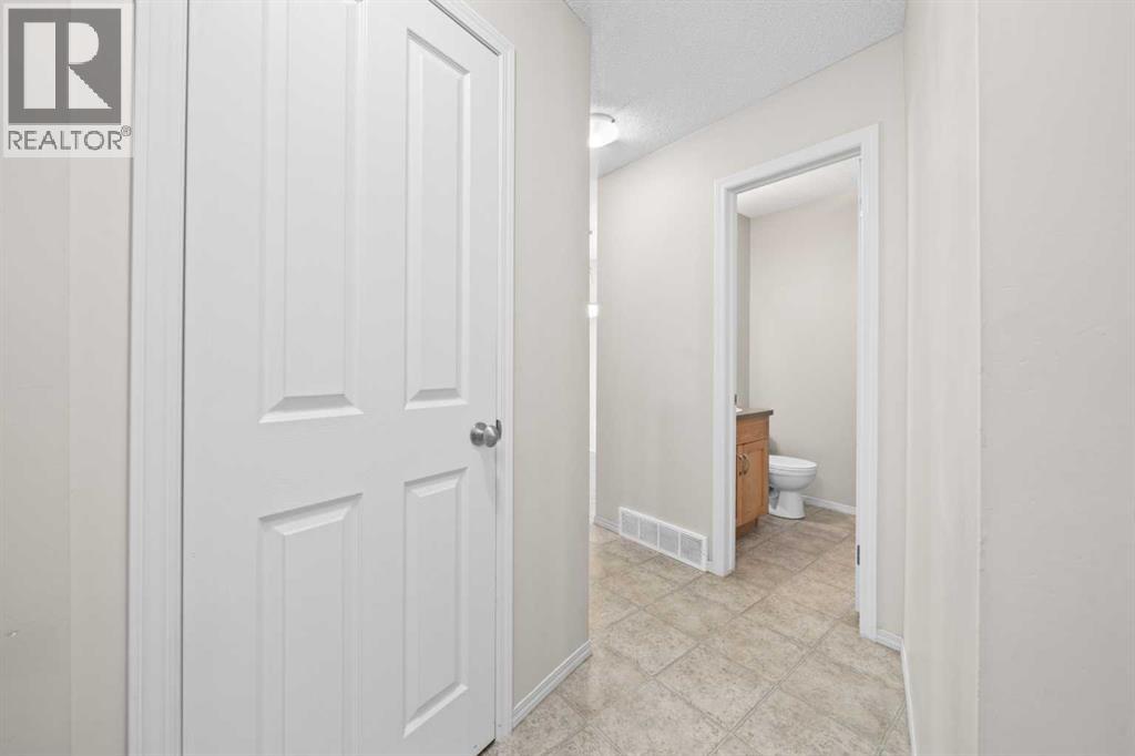 7, 105 Drake Landing Common, Okotoks, Alberta  T1S 0C9 - Photo 5 - A2245677