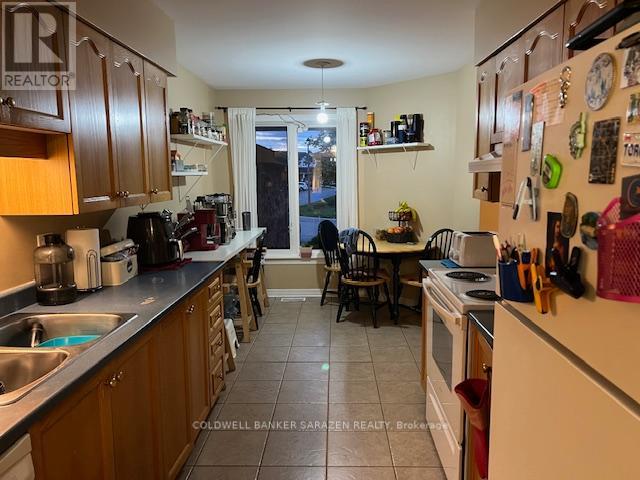 19 Astoria Crescent W, Ottawa, Ontario  K2G 6E6 - Photo 4 - X12473665