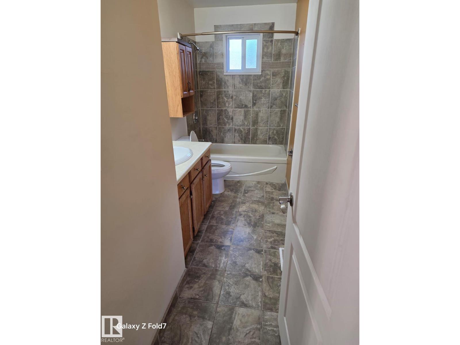 3428 143 Av Nw, Edmonton, Alberta  T5Y 1H7 - Photo 10 - E4463011