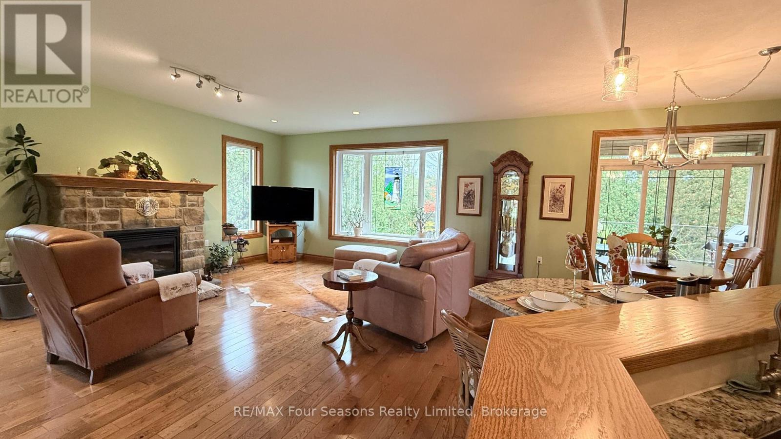 229 S Rankin Street, Saugeen Shores, Ontario  N0H 2L0 - Photo 24 - X12062589