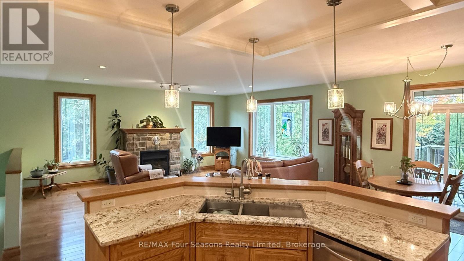 229 S Rankin Street, Saugeen Shores, Ontario  N0H 2L0 - Photo 31 - X12062589