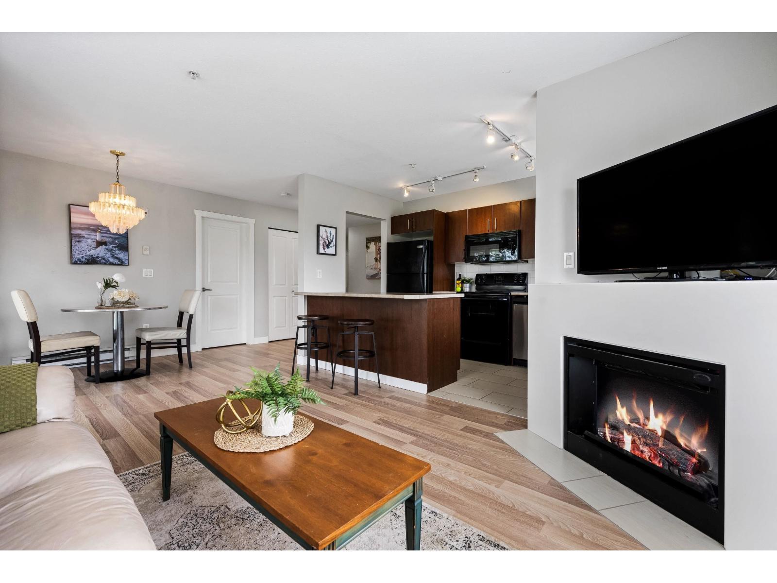 211 45559 Yale Road, Chilliwack Proper South, Chilliwack, British Columbia V2P 0B1 - Photo 2 - R3019524