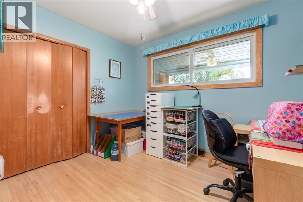 274 Carragana Crescent Nw, Calgary, Alberta  T2L 1B1 - Photo 16 - A2256316