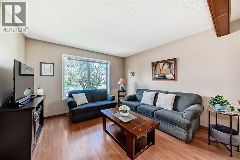 223 Martindale Boulevard Ne, Calgary, Alberta  T3J 3B8 - Photo 2 - A2264819